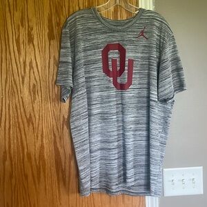 Nike Jordan Oklahoma Sooners shirt.  Mens XL.